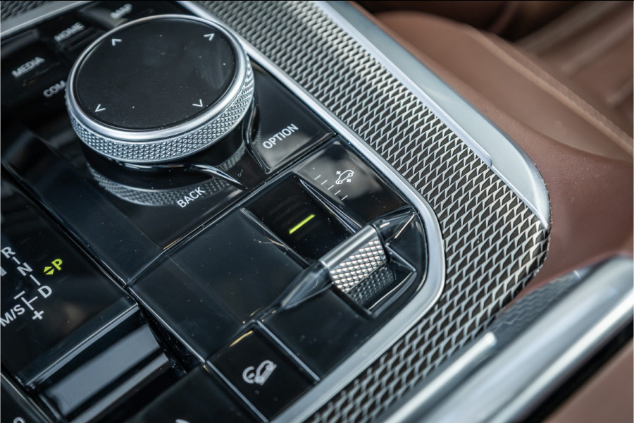 BMW X5 M50i Executive - Grijs Kenteken | M Sport | Panorama | Memory | 360 Camera