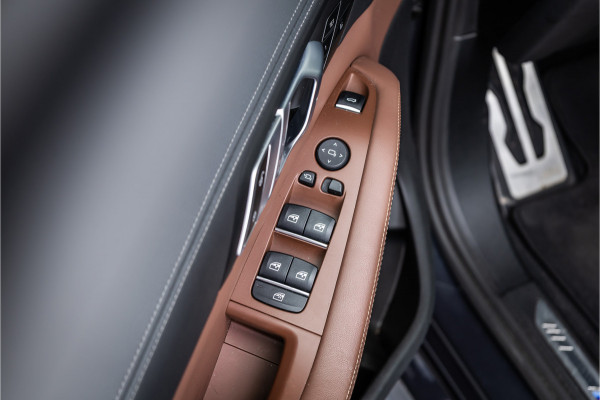 BMW X5 M50i Executive - Grijs Kenteken | M Sport | Panorama | Memory | 360 Camera