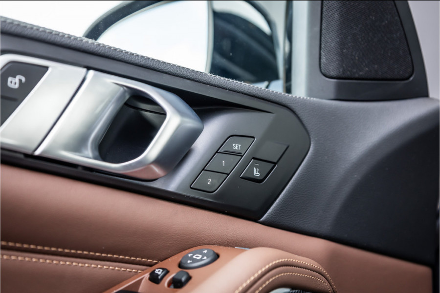 BMW X5 M50i Executive - Grijs Kenteken | M Sport | Panorama | Memory | 360 Camera