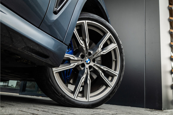 BMW X5 M50i Executive - Grijs Kenteken | M Sport | Panorama | Memory | 360 Camera