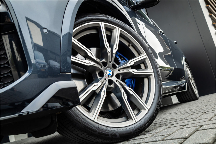 BMW X5 M50i Executive - Grijs Kenteken | M Sport | Panorama | Memory | 360 Camera