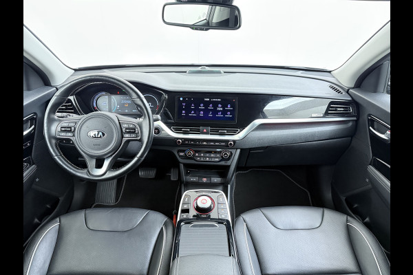 Kia e-Niro 204pk AUT. ExecutiveLine 64kWh SOH 100% Fase 3 Warmtepomp Leder Elek.Stoel+Memory JBL®-Audio Navi Ecc Camera Apple Carplay Andro Stoelverwarming+Koeling Stuurverwarming Lmv Privacy Glas DAB Vess Lane Assist Blind Spot Origineel Nederlandse Auto Dealeronderhouden