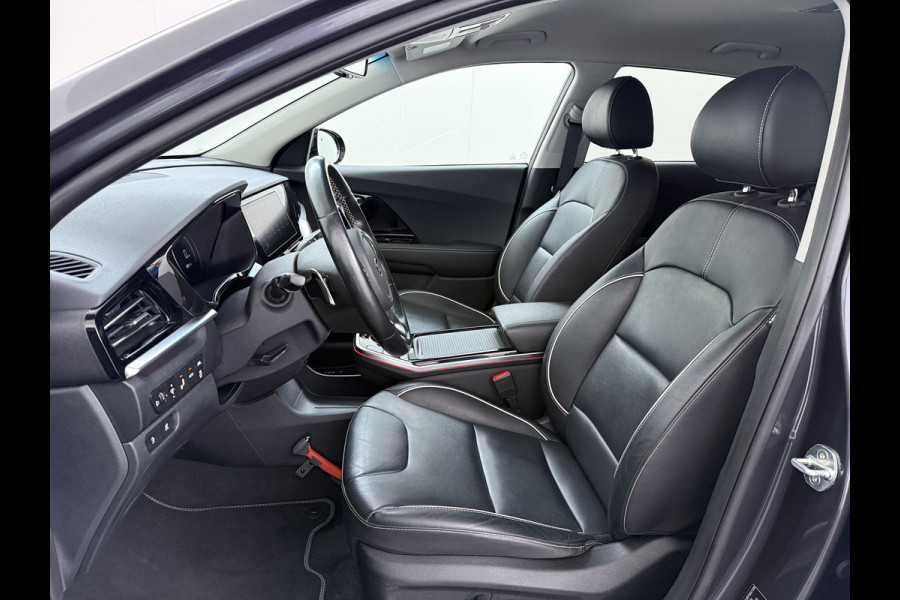 Kia e-Niro 204pk AUT. ExecutiveLine 64kWh SOH 100% Fase 3 Warmtepomp Leder Elek.Stoel+Memory JBL®-Audio Navi Ecc Camera Apple Carplay Andro Stoelverwarming+Koeling Stuurverwarming Lmv Privacy Glas DAB Vess Lane Assist Blind Spot Origineel Nederlandse Auto Dealeronderhouden