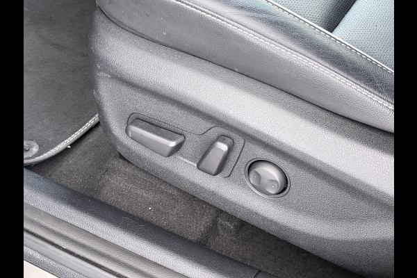 Kia e-Niro 204pk AUT. ExecutiveLine 64kWh SOH 100% Fase 3 Warmtepomp Leder Elek.Stoel+Memory JBL®-Audio Navi Ecc Camera Apple Carplay Andro Stoelverwarming+Koeling Stuurverwarming Lmv Privacy Glas DAB Vess Lane Assist Blind Spot Origineel Nederlandse Auto Dealeronderhouden