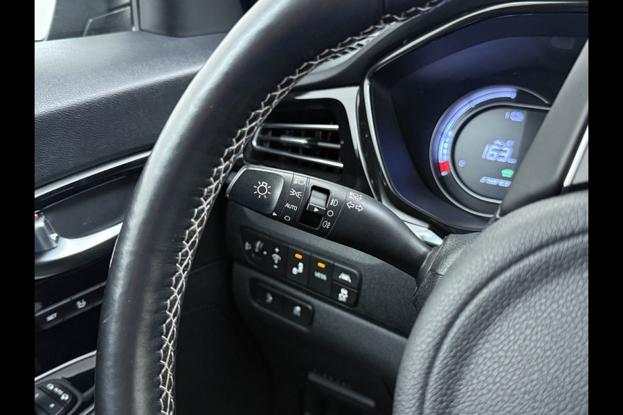 Kia e-Niro 204pk AUT. ExecutiveLine 64kWh SOH 100% Fase 3 Warmtepomp Leder Elek.Stoel+Memory JBL®-Audio Navi Ecc Camera Apple Carplay Andro Stoelverwarming+Koeling Stuurverwarming Lmv Privacy Glas DAB Vess Lane Assist Blind Spot Origineel Nederlandse Auto Dealeronderhouden