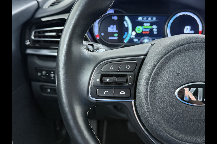 Kia e-Niro 204pk AUT. ExecutiveLine 64kWh SOH 100% Fase 3 Warmtepomp Leder Elek.Stoel+Memory JBL®-Audio Navi Ecc Camera Apple Carplay Andro Stoelverwarming+Koeling Stuurverwarming Lmv Privacy Glas DAB Vess Lane Assist Blind Spot Origineel Nederlandse Auto Dealeronderhouden