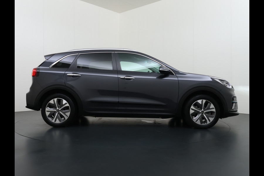 Kia e-Niro 204pk AUT. ExecutiveLine 64kWh SOH 100% Fase 3 Warmtepomp Leder Elek.Stoel+Memory JBL®-Audio Navi Ecc Camera Apple Carplay Andro Stoelverwarming+Koeling Stuurverwarming Lmv Privacy Glas DAB Vess Lane Assist Blind Spot Origineel Nederlandse Auto Dealeronderhouden