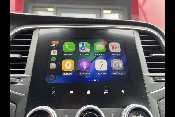 Renault Mégane Estate 1.6 E-Tech Plug-In Hybrid 160 Business Zen | Carplay/Android | PDC voor en achter | Climate | Cruise control | Lane assis Let op, rijdende auto, niet altijd aanwezig. Bel voor een afspraak!