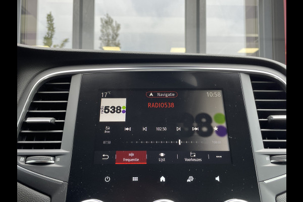 Renault Mégane Estate 1.6 E-Tech Plug-In Hybrid 160 Business Zen | Carplay/Android | PDC voor en achter | Climate | Cruise control | Lane assis Let op, rijdende auto, niet altijd aanwezig. Bel voor een afspraak!