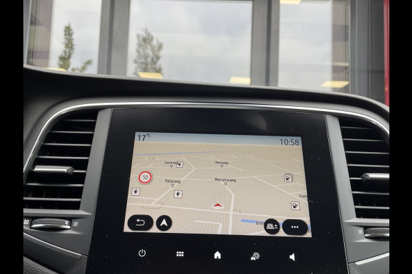 Renault Mégane Estate 1.6 E-Tech Plug-In Hybrid 160 Business Zen | Carplay/Android | PDC voor en achter | Climate | Cruise control | Lane assis Let op, rijdende auto, niet altijd aanwezig. Bel voor een afspraak!