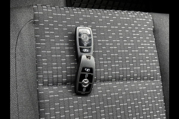 Mercedes-Benz Vito 116 CDI L2 Pro Trekhaak 2500kg Parkeerpakket Betimmering Navigatie Carplay