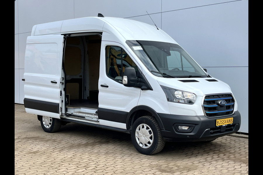 Ford E-Transit 68kWh 184PK L2H3 317km WLTP 97,4% (SOH) BEV Snelladen Camera Cruise control Climate control Carplay Navigatie Laadkabel Parkeersensoren V+A