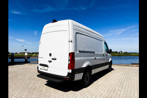 Mercedes-Benz eSprinter 314 L2 Pro 56kWh | 270° openslaande achterdeuren | Achteruitrijcamera | Snel laden |