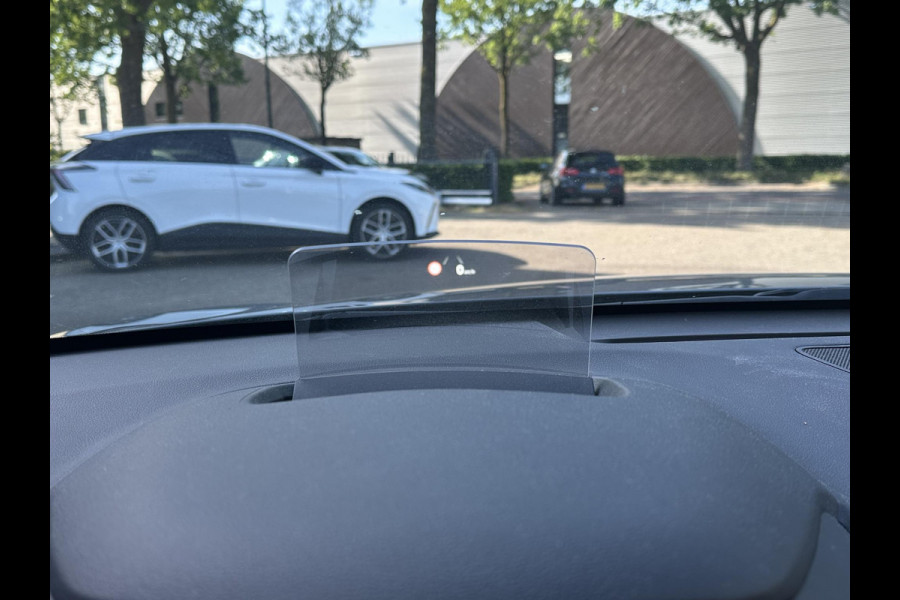 Hyundai Kona EV Premium 64 kWh SOH 97% | 12 MND BOVAG GARANTIE | STOEL/STUURVERWARMING | ELEK. STOELEN | DODEHOEK | KEYLESS | ACHTERUITRIJ CAMERA | HEAD UP | ADAP. CRUISE |