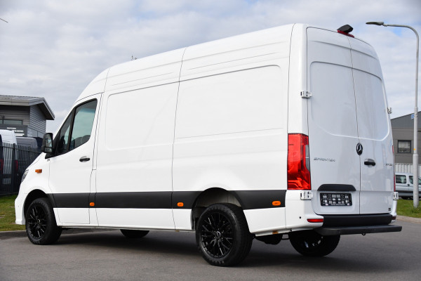 Mercedes-Benz Sprinter 317 1.9 CDI L2 Pro AMG Edition FACE LIFT! Camera, Cruise, Carplay, LED, Stoelverwarming, 170pk, Automaat, Multimedia, Uniek!