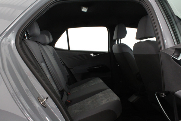 Volkswagen ID.3 First 58 kWh > SOH 91%/Trekhaak/Moonstone Grey/19 inch