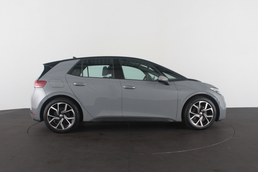 Volkswagen ID.3 First 58 kWh > SOH 91%/Trekhaak/Moonstone Grey/19 inch