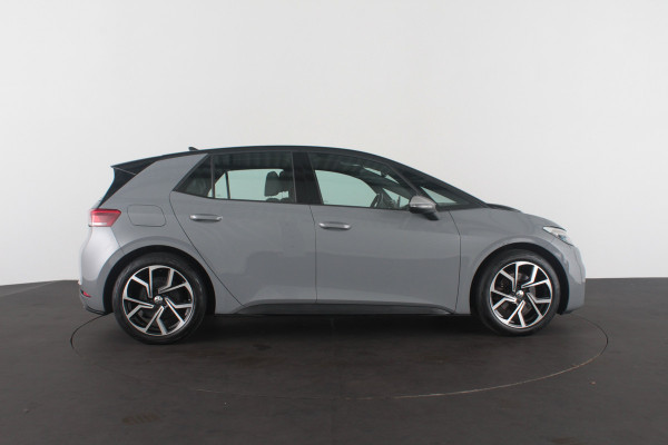 Volkswagen ID.3 First 58 kWh > SOH 91%/Trekhaak/Moonstone Grey/19 inch