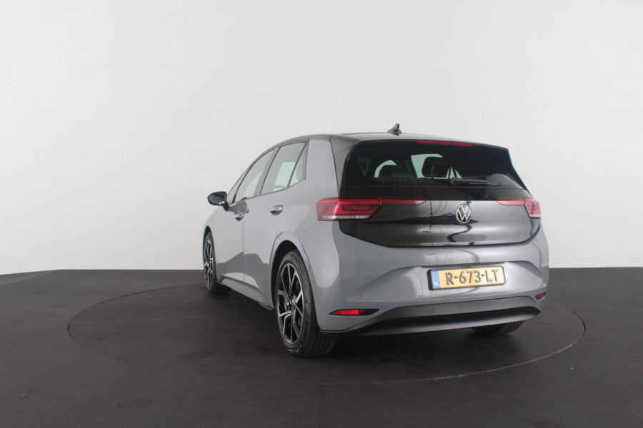 Volkswagen ID.3 First 58 kWh > SOH 91%/Trekhaak/Moonstone Grey/19 inch