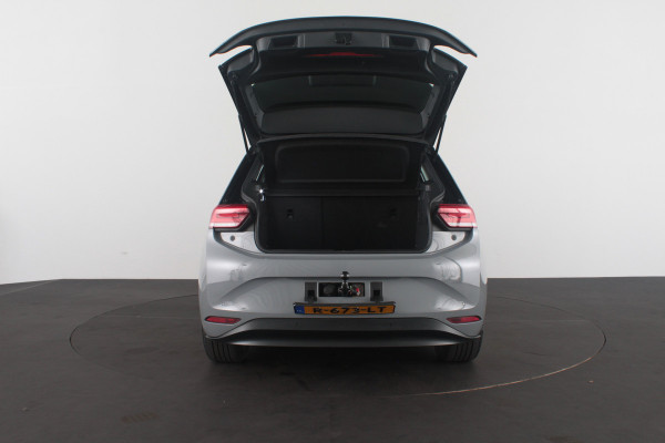 Volkswagen ID.3 First 58 kWh > SOH 91%/Trekhaak/Moonstone Grey/19 inch