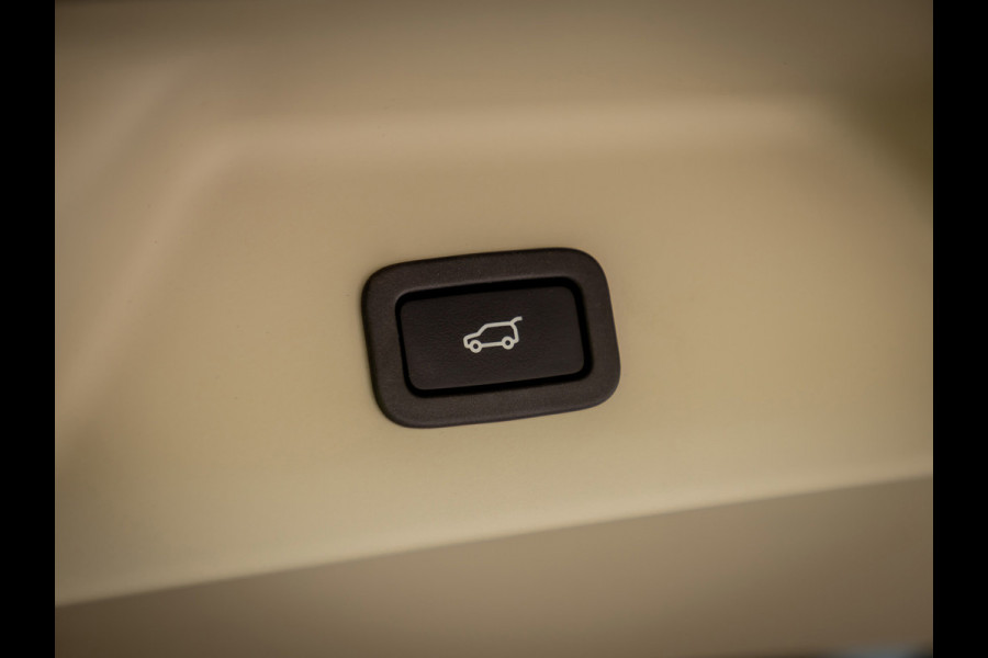 Land Rover Range Rover 2.0 P400e LWB Autobiography | Panoramadak | Head-Up display | Trekhaak