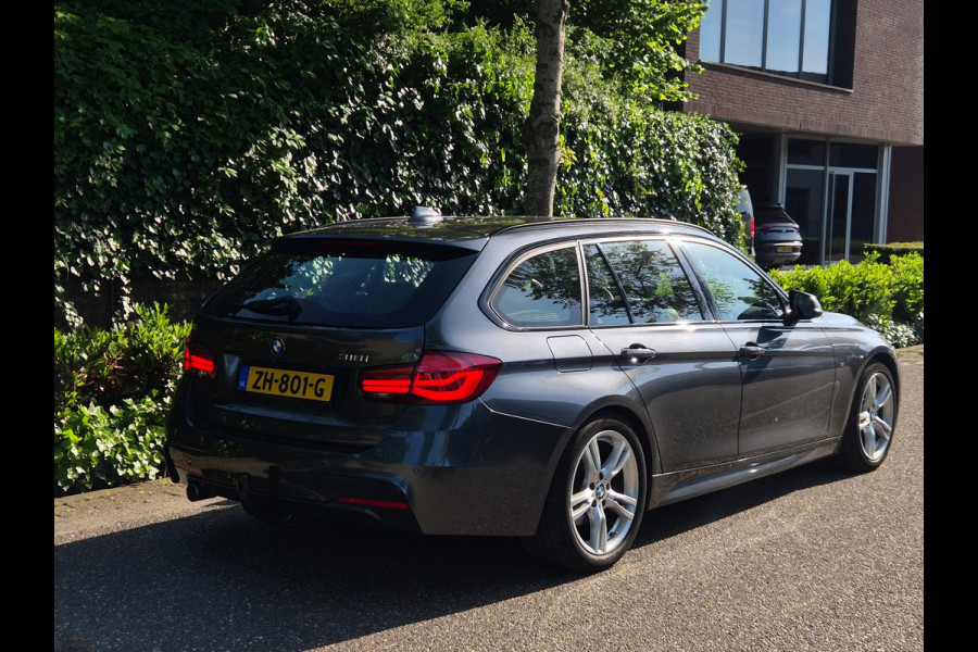 BMW 3 Serie Touring M Sport Edition Apple CarPlay Trekhaak 18inch breedset 6WB Virtual dash NAP RIJKLAAR