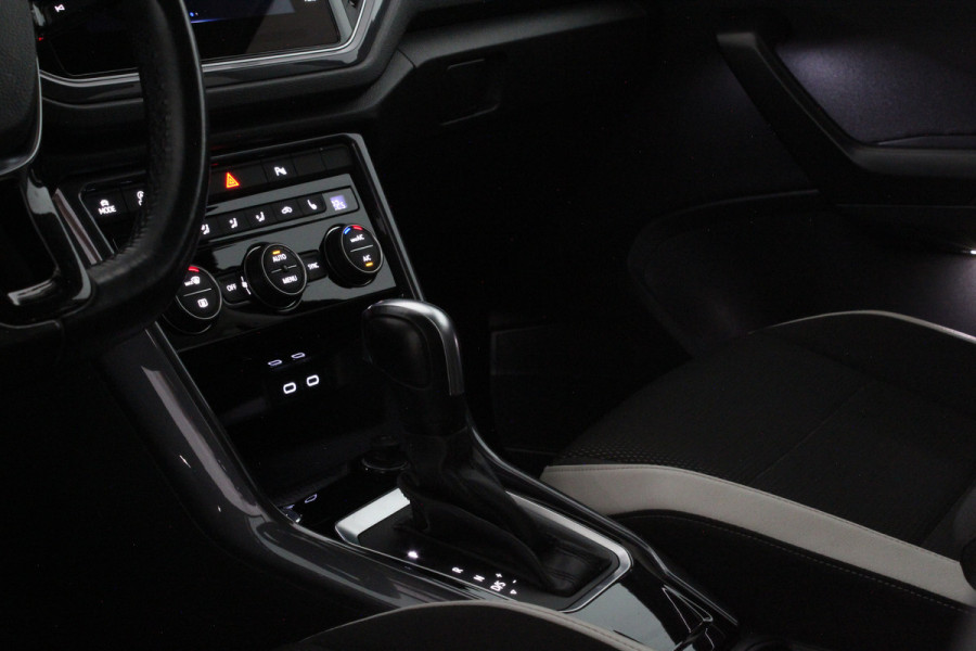 Volkswagen T-Roc 1.5 TSI Sport > Camera/Trekhaak/Winterpakket