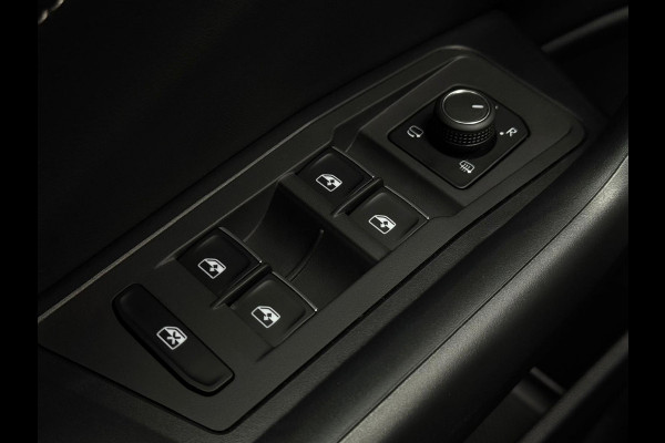 Volkswagen T-Roc 1.5 TSI 3 x R-Line | LED | Stoelverwarming | Carplay | Adaptive Cruise | Dode hoek detectie | Black Pakket |