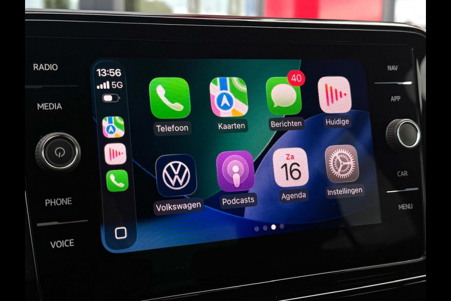 Volkswagen T-Roc 1.5 TSI 3 x R-Line | LED | Stoelverwarming | Carplay | Adaptive Cruise | Dode hoek detectie | Black Pakket |