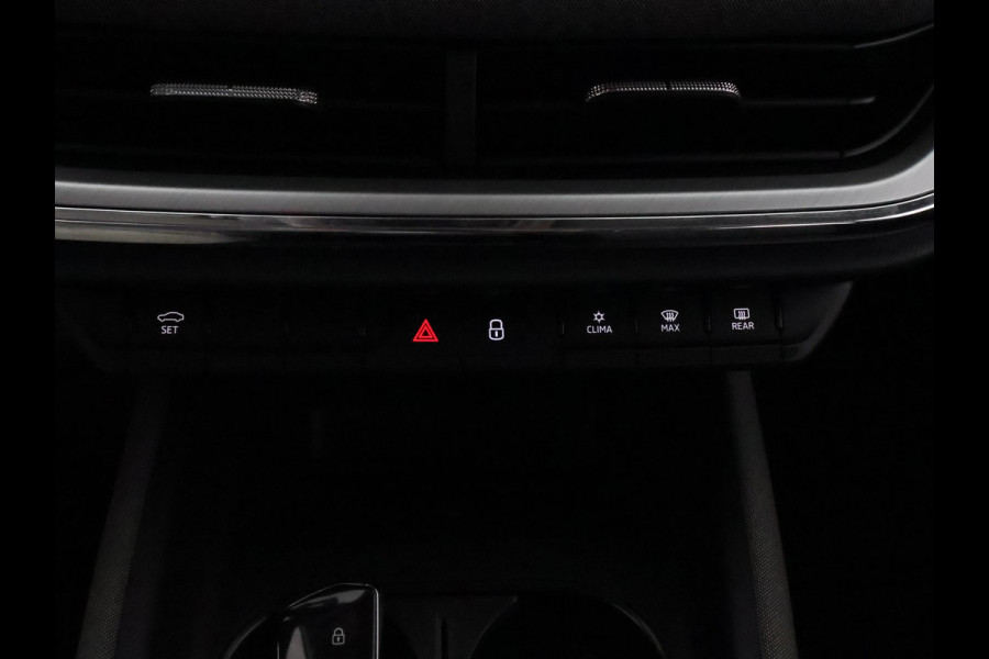 Škoda Enyaq iV 60 BLACKSTYLE SOH ACCU 91 %!! GARANTIE 8-2031* . PARKEERSENSOREN ACHTER . APPLE CARPLAY & ANDRIOD AUTO . CRUISE CONTROL .