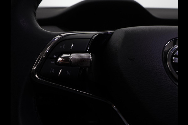 Škoda Enyaq iV 60 BLACKSTYLE SOH ACCU 91 %!! GARANTIE 8-2031* . PARKEERSENSOREN ACHTER . APPLE CARPLAY & ANDRIOD AUTO . CRUISE CONTROL .