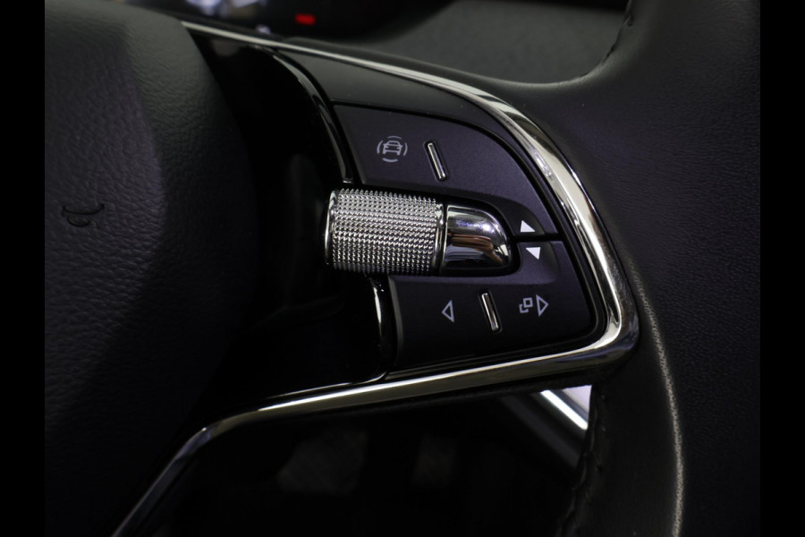 Škoda Enyaq iV 60 BLACKSTYLE SOH ACCU 91 %!! GARANTIE 8-2031* . PARKEERSENSOREN ACHTER . APPLE CARPLAY & ANDRIOD AUTO . CRUISE CONTROL .