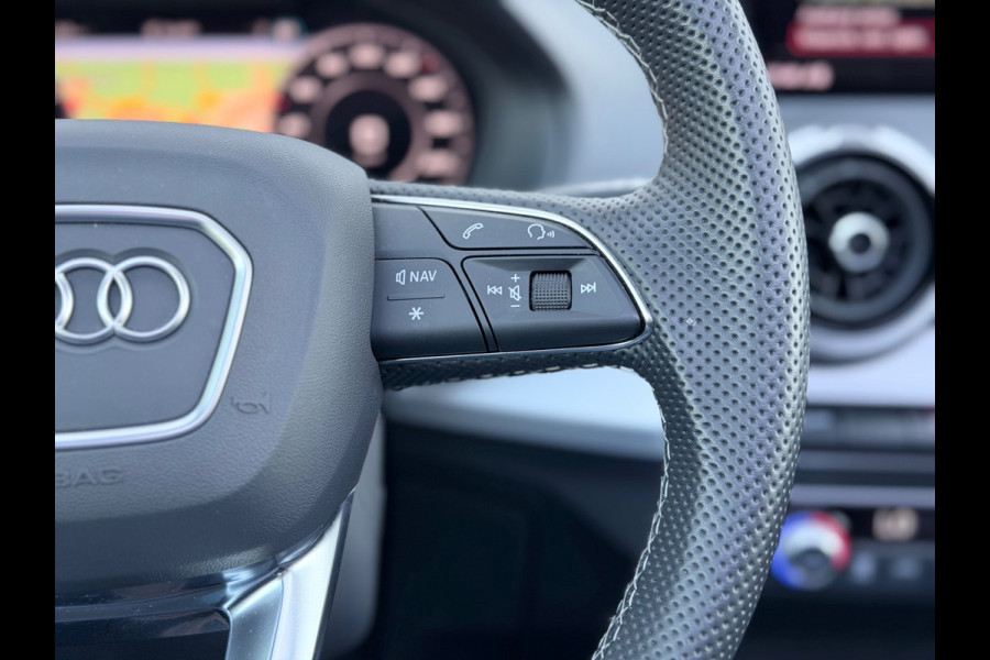 Audi Q2 35 TFSI 3x S-Line Pano/Virtual/Keyless/Camera