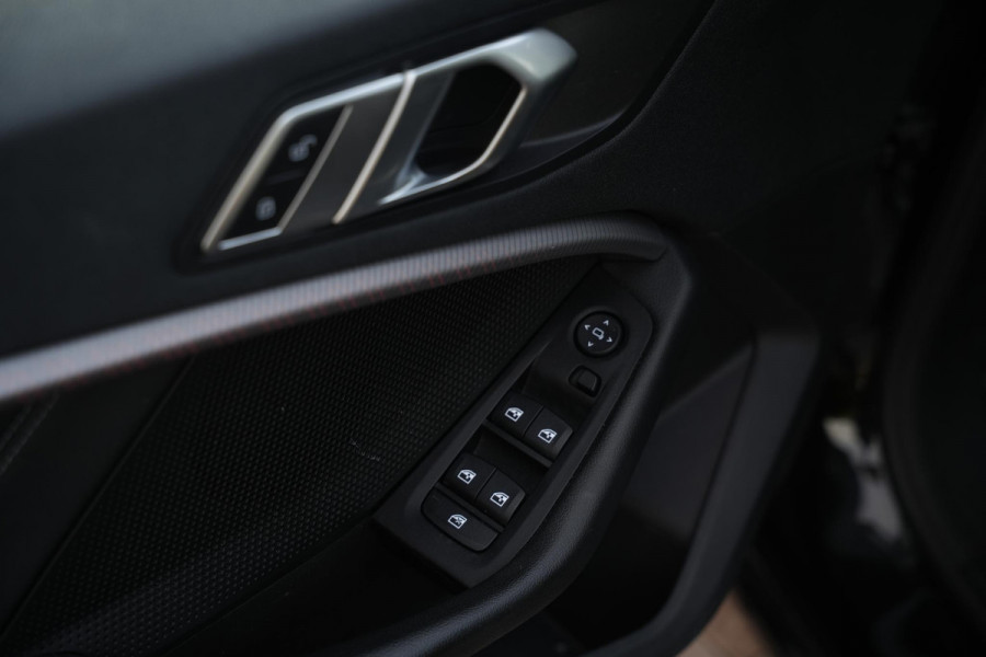 BMW 1-serie 118i Executive Edition Sport stoel stuur verwarming Led