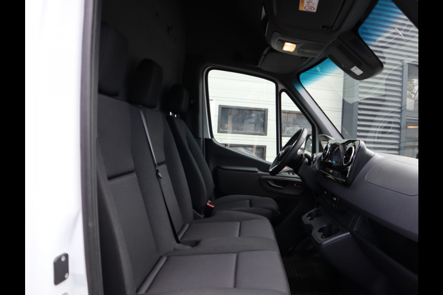 Mercedes-Benz eSprinter 320 81kWh L2H2 - Trekhaak - Cruise - MBUX - 2025