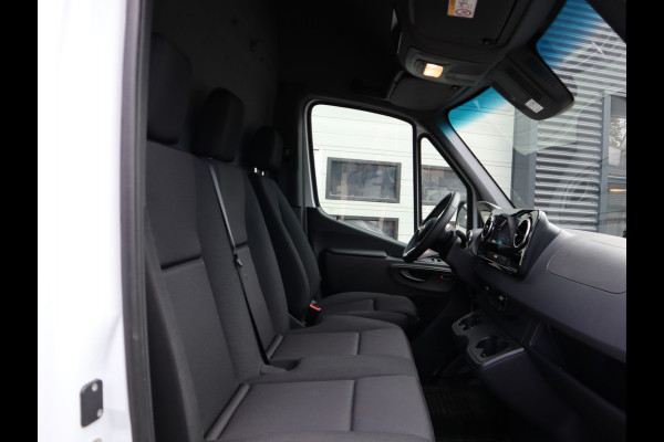 Mercedes-Benz eSprinter 320 81kWh L2H2 - Trekhaak - Cruise - MBUX - 2025