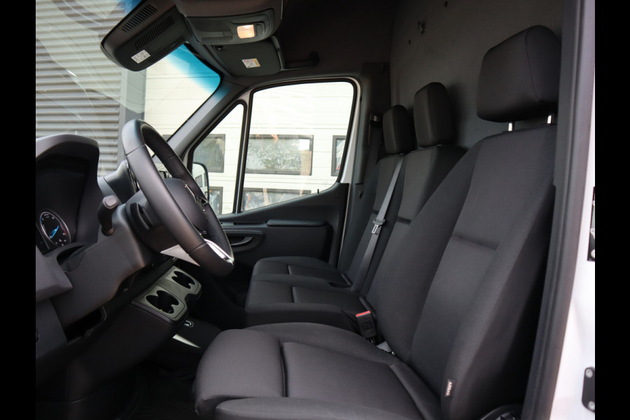 Mercedes-Benz eSprinter 320 81kWh L2H2 - Trekhaak - Cruise - MBUX - 2025