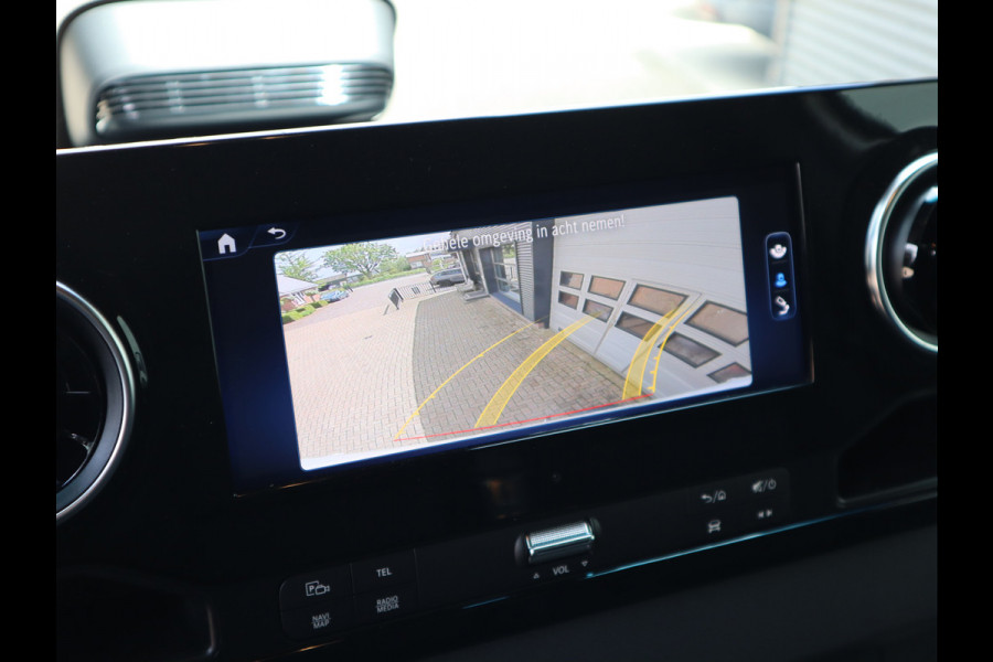 Mercedes-Benz eSprinter 320 81kWh L2H2 - Trekhaak - Cruise - MBUX - 2025