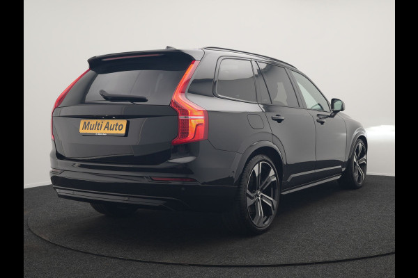 Volvo XC90 T8 Recharge AWD Ultimate Dark LONG RANGE 7 Persoons PHEV 455pk Dealer O.H. | Trekhaak Af Fabriek | Luchtvering | Panodak | Adaptive Cruise | Head Up | 360 Camera | Lederen Sportstoelen Massage & Ventilatie & Memory | Harman / Kardon | Keyless | Blis | Stoelen & Stuur Verwarmd | Plug In Hybrid |
