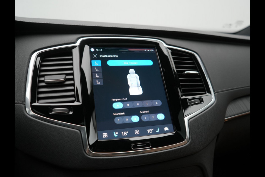 Volvo XC90 T8 Recharge AWD Ultimate Dark LONG RANGE 7 Persoons PHEV 455pk Dealer O.H. | Trekhaak Af Fabriek | Luchtvering | Panodak | Adaptive Cruise | Head Up | 360 Camera | Lederen Sportstoelen Massage & Ventilatie & Memory | Harman / Kardon | Keyless | Blis | Stoelen & Stuur Verwarmd | Plug In Hybrid |