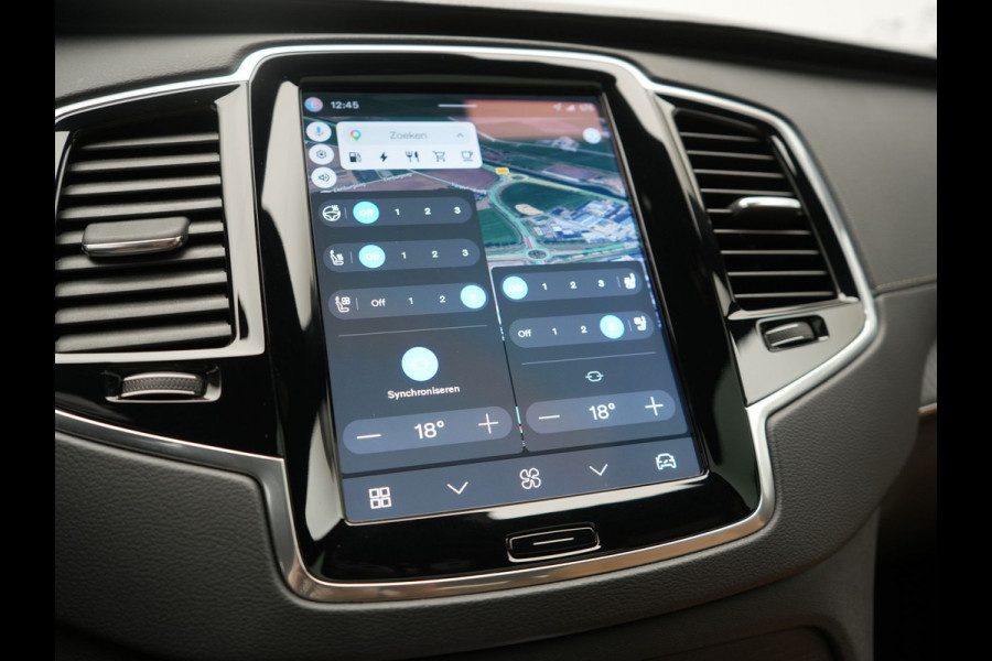 Volvo XC90 T8 Recharge AWD Ultimate Dark LONG RANGE 7 Persoons PHEV 455pk Dealer O.H. | Trekhaak Af Fabriek | Luchtvering | Panodak | Adaptive Cruise | Head Up | 360 Camera | Lederen Sportstoelen Massage & Ventilatie & Memory | Harman / Kardon | Keyless | Blis | Stoelen & Stuur Verwarmd | Plug In Hybrid |