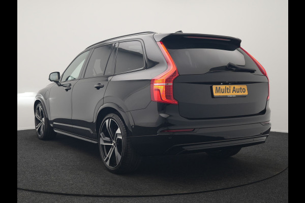 Volvo XC90 T8 Recharge AWD Ultimate Dark LONG RANGE 7 Persoons PHEV 455pk Dealer O.H. | Trekhaak Af Fabriek | Luchtvering | Panodak | Adaptive Cruise | Head Up | 360 Camera | Lederen Sportstoelen Massage & Ventilatie & Memory | Harman / Kardon | Keyless | Blis | Stoelen & Stuur Verwarmd | Plug In Hybrid |