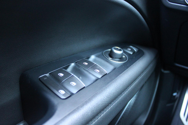 Alfa Romeo Stelvio 2.0 T 280PK Q4 AWD B-Tech | DRIVER ASSISTENCE PACK2: | ACHTERUITRIJCAMERA | PARKEERSENSOREN VOOR / ACHTER | DODEHOEKDETECTIE | DIMMENDE BINNENSPIEGEL | CONVENIENCE PACK: | KEYLESS ENTRY / START | WARMTE WERENDE VOORRUIT | ELEKTRSICHE STOELVERSTELLING MET GEHEUGEN | ELEKTRISCH VERWARMEDE VOORSTOELEN | ELEKTRISCH VERWARMBAAR STUURWIEL | LEDEREN BEKLEDING | RODE REMKLAUWEN | 19"INCH LICHTMETALEN VELGEN | BI-XENON KOPLAMPEN MET SPROEIINSTALATIE | ELEKTRISCHE ACHTERKLEP | NAVIGATIE | DAB+ RADIO | ADAPTIVE CRUISE CONTROL |