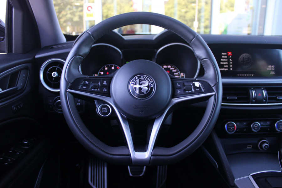 Alfa Romeo Stelvio 2.0 T 280PK Q4 AWD B-Tech | DRIVER ASSISTENCE PACK2: | ACHTERUITRIJCAMERA | PARKEERSENSOREN VOOR / ACHTER | DODEHOEKDETECTIE | DIMMENDE BINNENSPIEGEL | CONVENIENCE PACK: | KEYLESS ENTRY / START | WARMTE WERENDE VOORRUIT | ELEKTRSICHE STOELVERSTELLING MET GEHEUGEN | ELEKTRISCH VERWARMEDE VOORSTOELEN | ELEKTRISCH VERWARMBAAR STUURWIEL | LEDEREN BEKLEDING | RODE REMKLAUWEN | 19"INCH LICHTMETALEN VELGEN | BI-XENON KOPLAMPEN MET SPROEIINSTALATIE | ELEKTRISCHE ACHTERKLEP | NAVIGATIE | DAB+ RADIO | ADAPTIVE CRUISE CONTROL |
