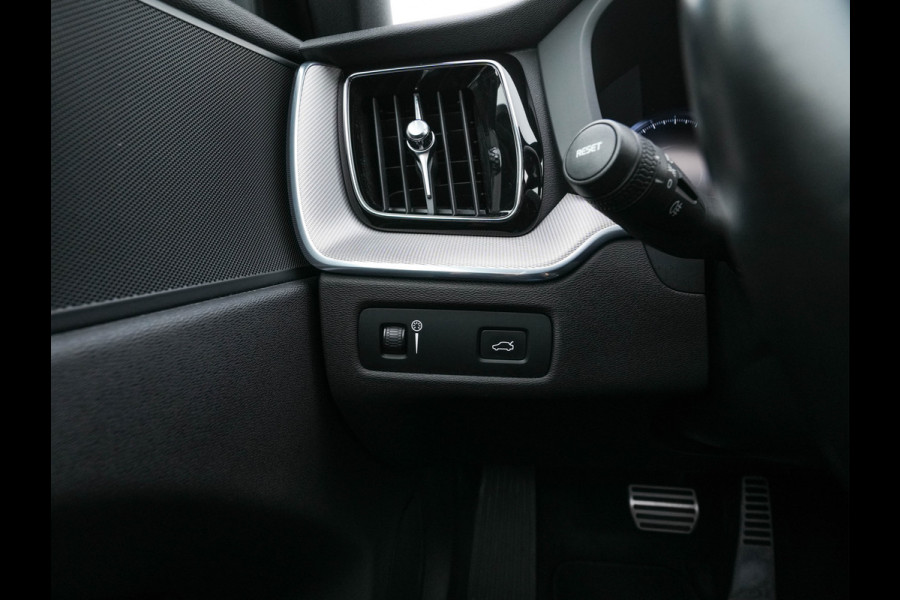 Volvo XC60 2.0 B5 R-Design Business Pro (INCL-BTW) Aut. *PANO | LEATHER | MEMORY-PACK | HEATED-SPORTSEATS | CAMERA | NAVI-FULLMAP | SHIFTPADDLES | PRIVACY-GLASS | AIRSUSPENSION | ECC | PDC | CRUISE | 19''ALU