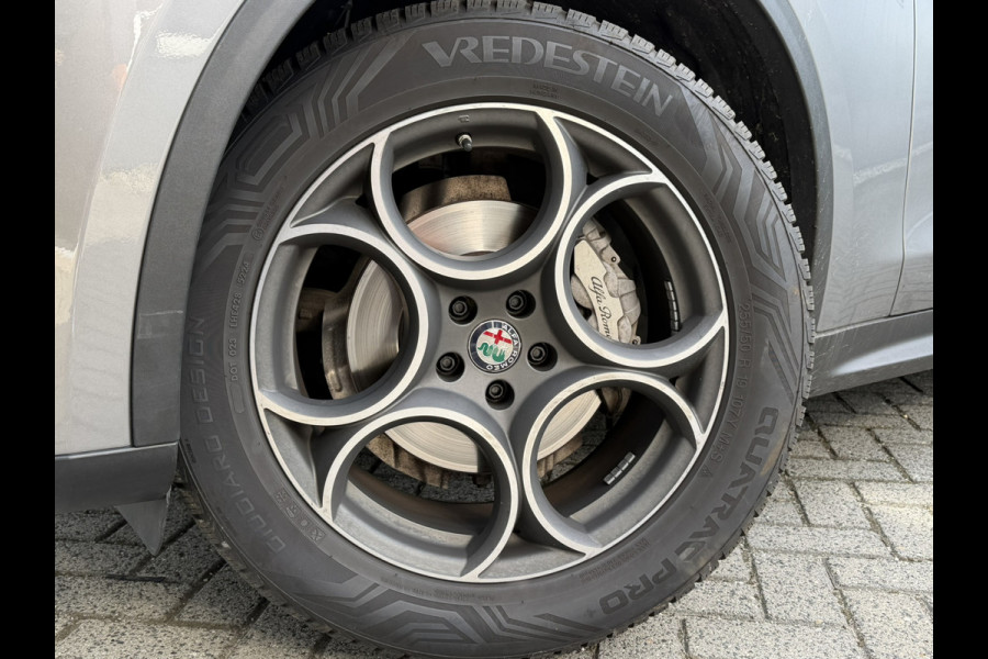 Alfa Romeo Stelvio 2.0 T AWD First Edition | Meer foto's volgen