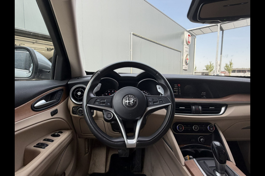 Alfa Romeo Stelvio 2.0 T AWD First Edition | Meer foto's volgen