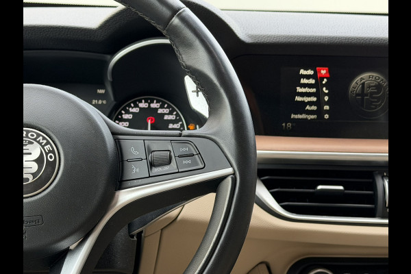 Alfa Romeo Stelvio 2.0 T AWD First Edition | Meer foto's volgen