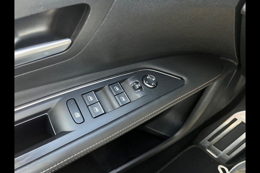 Peugeot 3008 1.6 HYbrid 225 GT | Plug-in Hybrid | Focal Audio | Rijklaar geleverd incl 12 maanden BOVAG garantie!