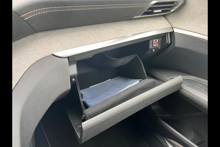 Peugeot 3008 1.6 HYbrid 225 GT | Plug-in Hybrid | Focal Audio | Rijklaar geleverd incl 12 maanden BOVAG garantie!